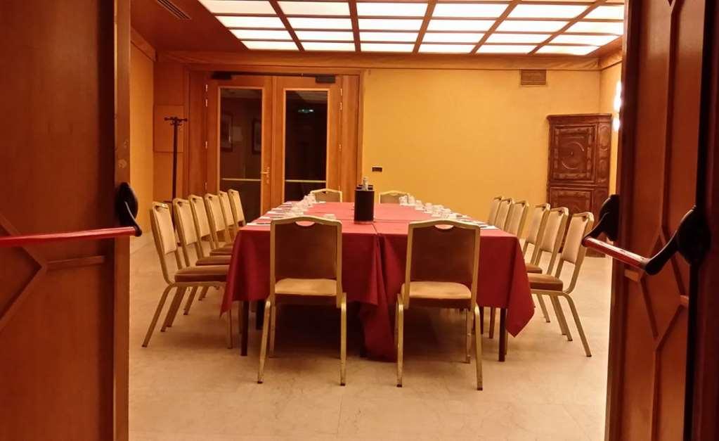 Hotel Moevenpick 4*