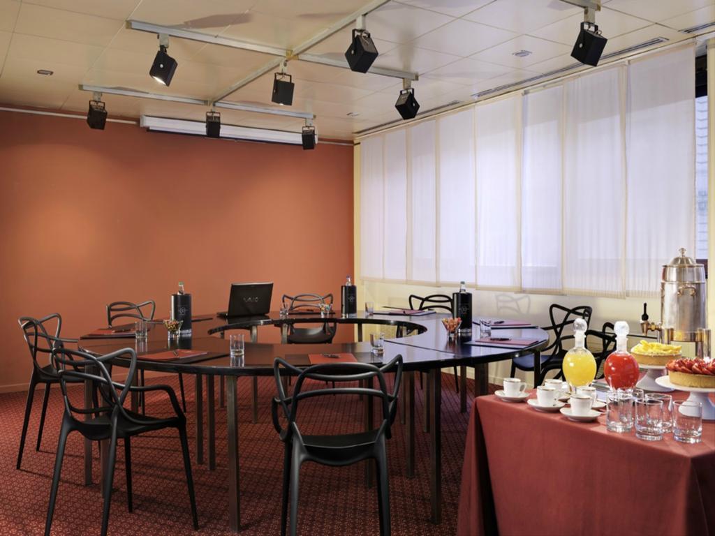 Hotel Moevenpick 4*